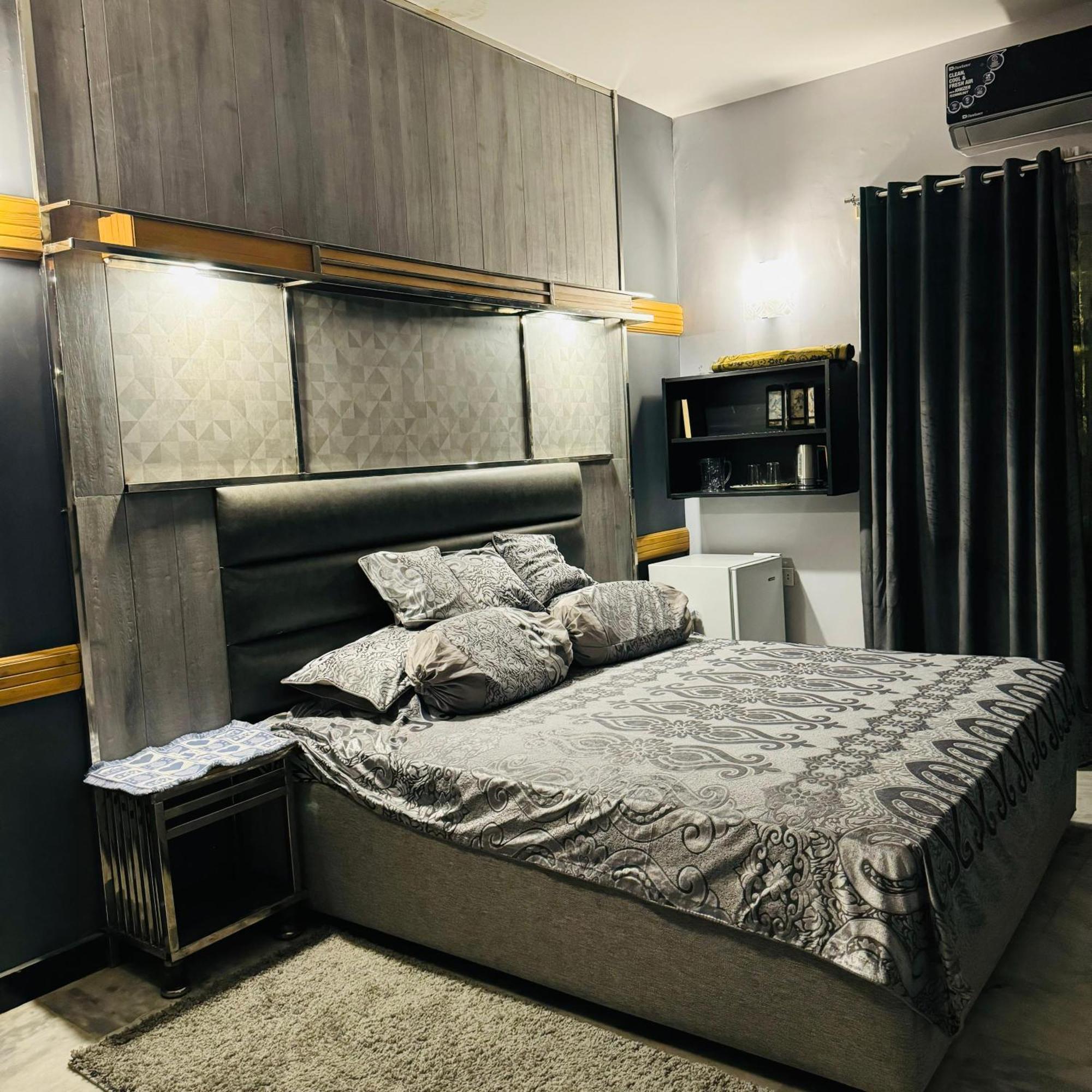 Greenlux Residency Rawalpindi Bagian luar foto